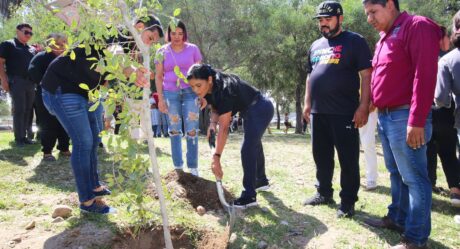 Reciben becas estudiantes de Tijuana