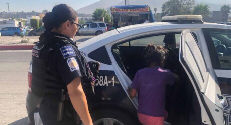Policía de Tijuana rescata a menores que deambulaban en la vía pública