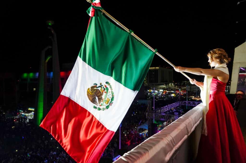 Mas-20-mil-personas-celebran-Independencia-Mexico-gobernadora