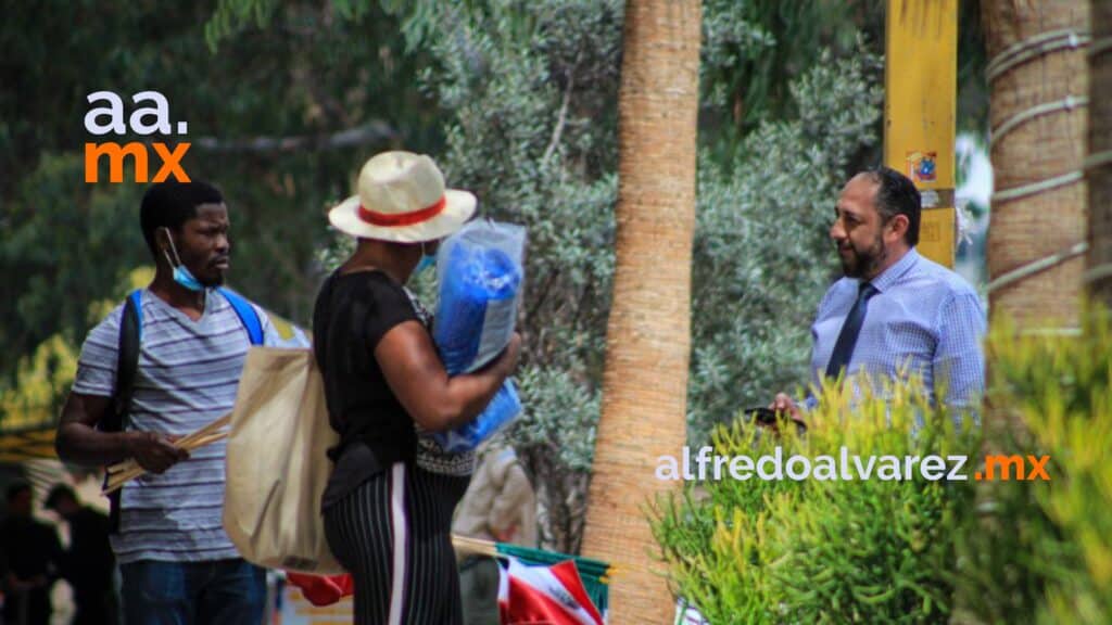 HAITIANOS APROVECHAN EL MES PATRIO