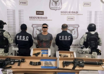 DETIENEN A HOMBRE CON ARMAS LARGAS, CORTAS Y DRONES EN TECATE