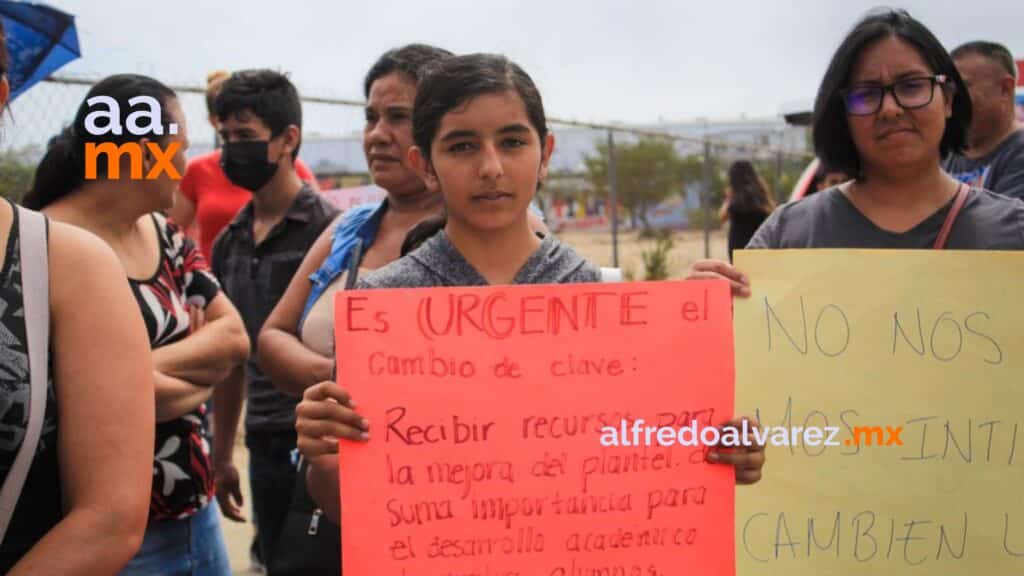 SECUNDARIA SE ENCUENTRA CERRADA POR MOTIVOS DE CAMBIO DE CLAVE