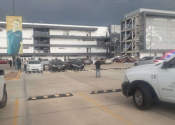 Tormenta de polvo y granizo azota Mexicali