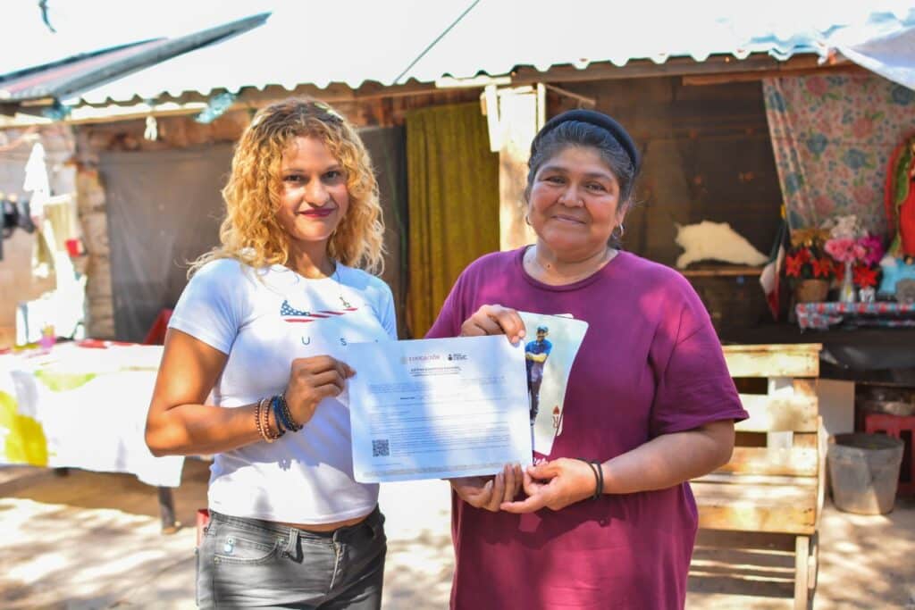 Rosa-termino-primaria-60-anos-ahora-por-la-secundaria