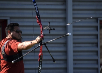 'Abuelo' Álvarez se prepara en el CAR para Paris 2024