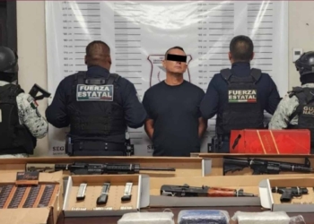 Detienen a hombre con armas, cartuchos y cocaína