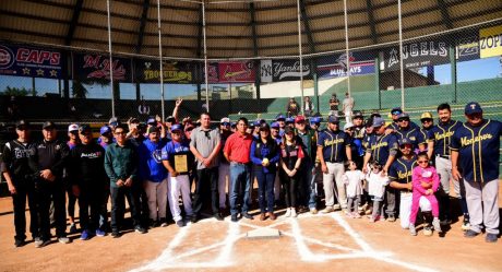 Alcaldesa Montserrat Caballero entregó campo de Softbol en comodato