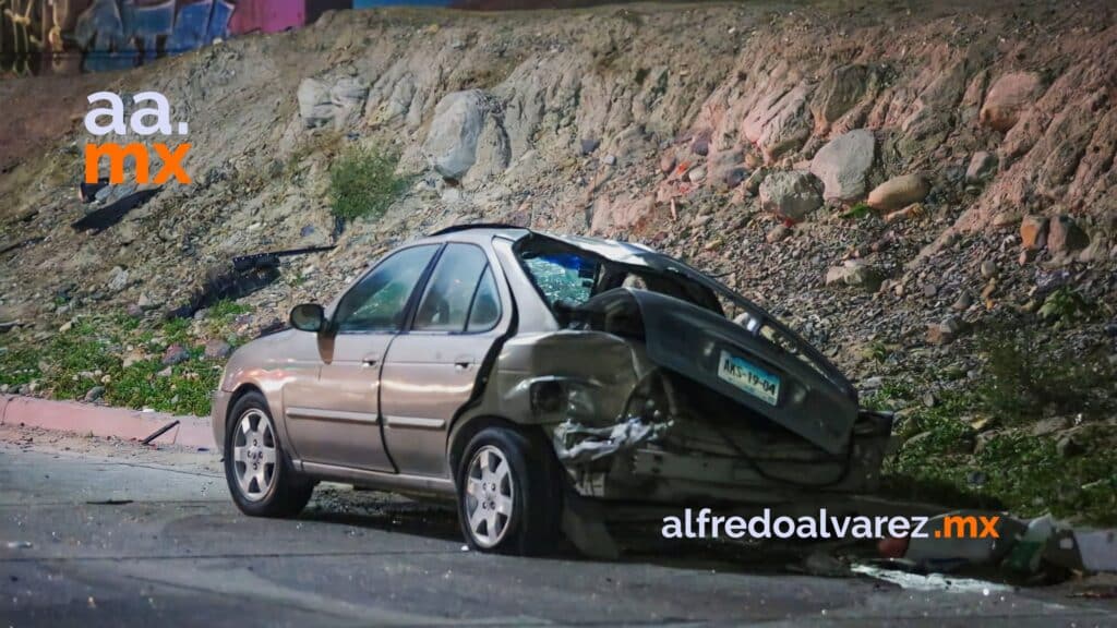 Conductor muere al caer con su auto desde el Puente O´Higgins