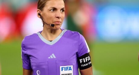 Stéphanie Frappart será la primera mujer en arbitrar un partido de la Copa del Mundo
