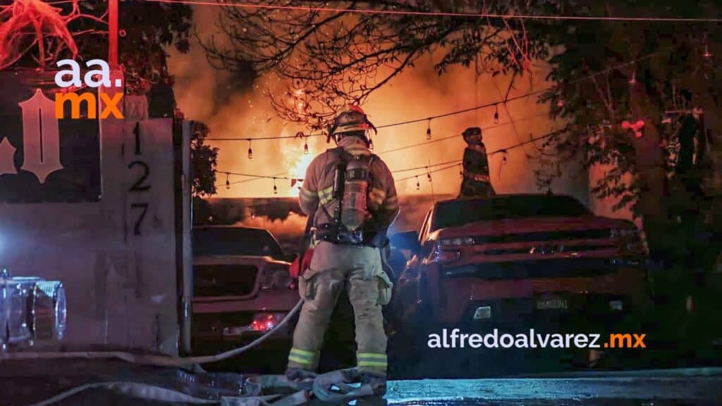 Incendio arrasa con casa club de motociclistas