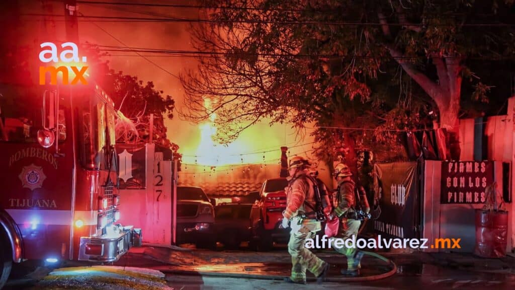 Incendio arrasa con casa club de motociclistas