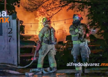 Incendio arrasa con casa club de motociclistas