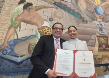 Otorgan premio Luchador Olmeca a esgrimista Natalia Botello