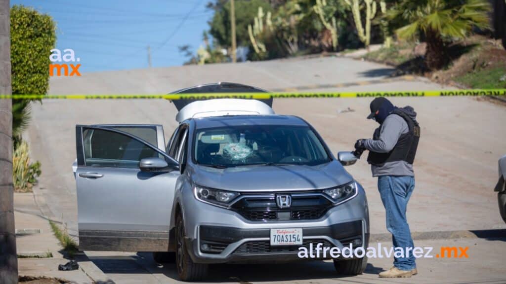 Atacan-balazos-supervisor-policia-Rosarito