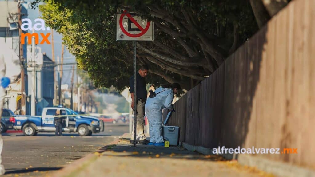 Dejan-cabeza-humana -dentro-de-hielera-por-fuera-de-juzgados-penales