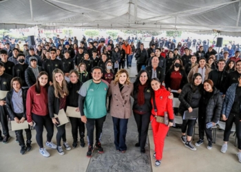 Marina del Pilar entrega becas a deportistas y entrenadores de Tijuana