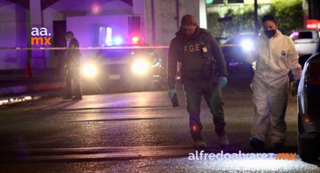 Asesinan a dos hombres en plaza comercial en pleno bulevar Aguacaliente