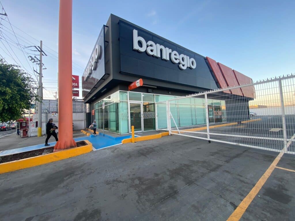 Asaltan-banco-Banregio-Tijuana