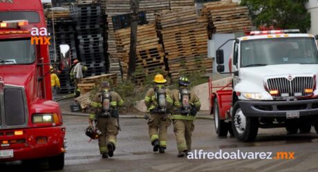 Tres escuelas fueron evacuadas por incendio de fábrica de plásticos