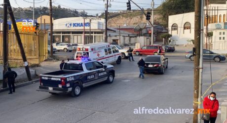 Mujer es baleada mientras circulaba en su auto