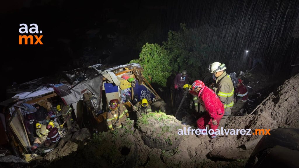 Rescatan cuerpos de dos niñas en derrumbe de colonia Tejamen