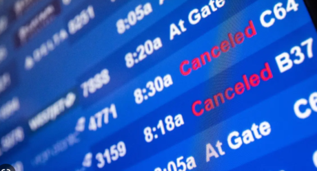 Reanudan salidas de vuelos en Estados Unidos tras falla informática