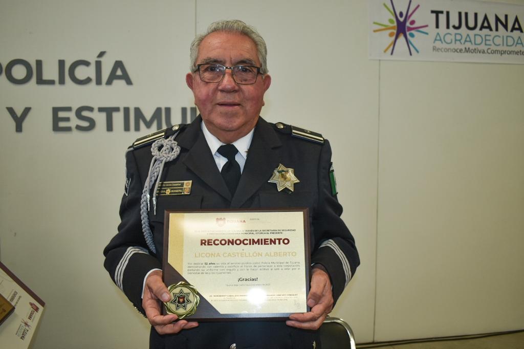 Alberto-Licona-policIA-municipal-dedico-mas-de-50-anos-labor