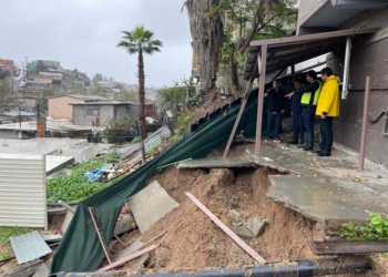 Alcaldesa lamenta pérdidas humanas tras derrumbe por las lluvias