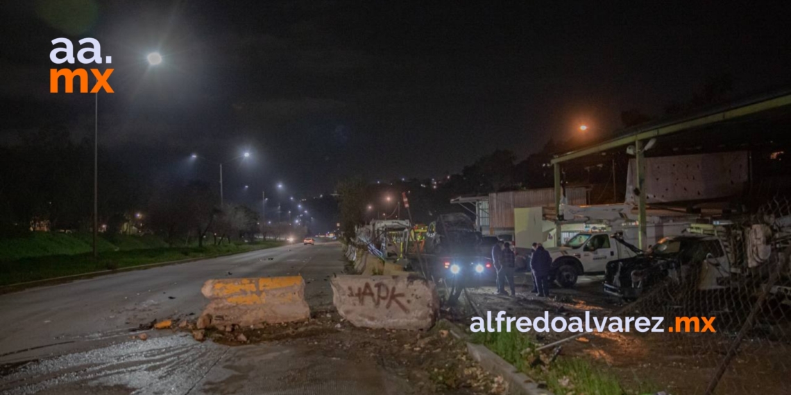 Joven choca, se mete a instalaciones de obras públicas y provoca incendio