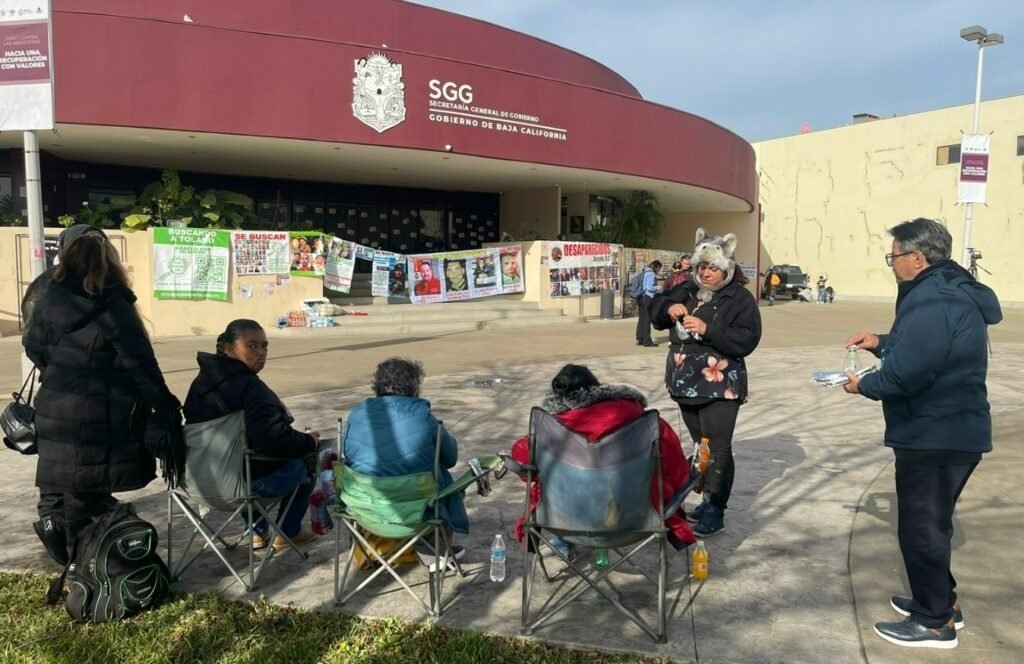 Activistas-cierran-instalaciones-Comision-Busqueda