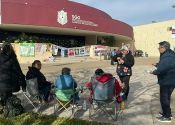 Activistas cierran instalaciones de la Comisión de Búsqueda