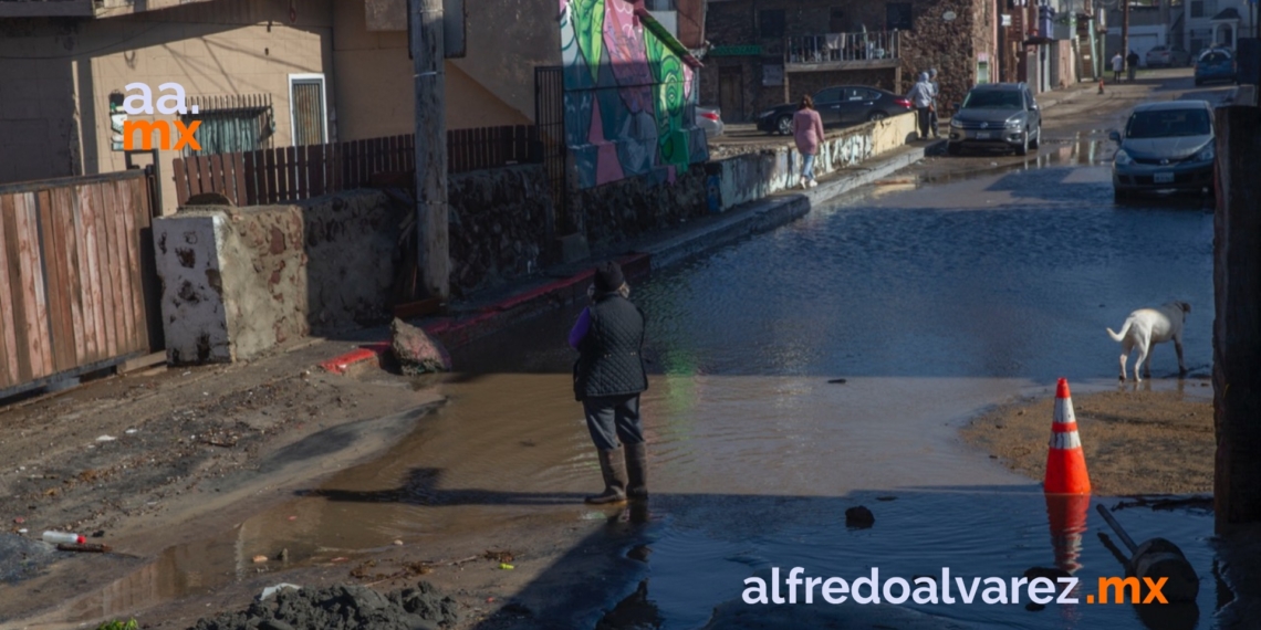 Oleaje alto provocó daños en Rosarito