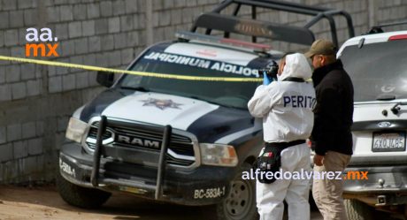 Sujetos en moto hincan a un hombre y lo asesinan frente a su casa