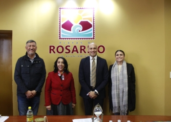 Alcaldesa de Rosarito con comisionado presidente del ITAIP BC