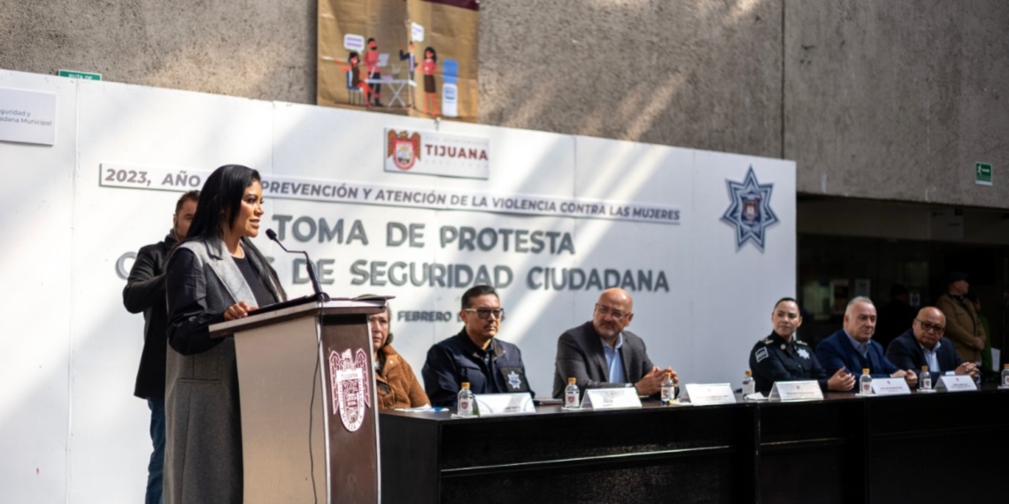 Alcaldesa Montserrat Caballero toma protesta a Comités de Seguridad