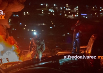 Decenas de autos quemados en corralón