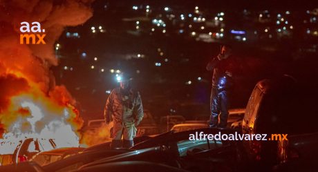 Decenas de autos quemados en corralón