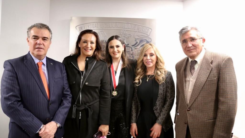 Karla Ruiz MacFarland ingresa a la legión de honor Nacional de México