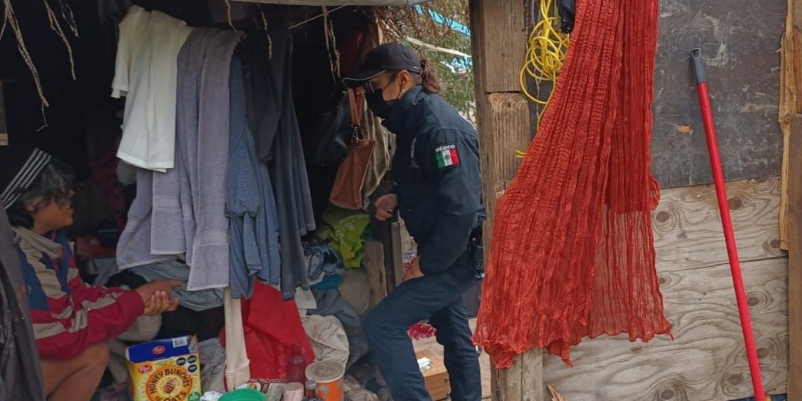 Policía Municipal rescata a mujer de la tercera edad