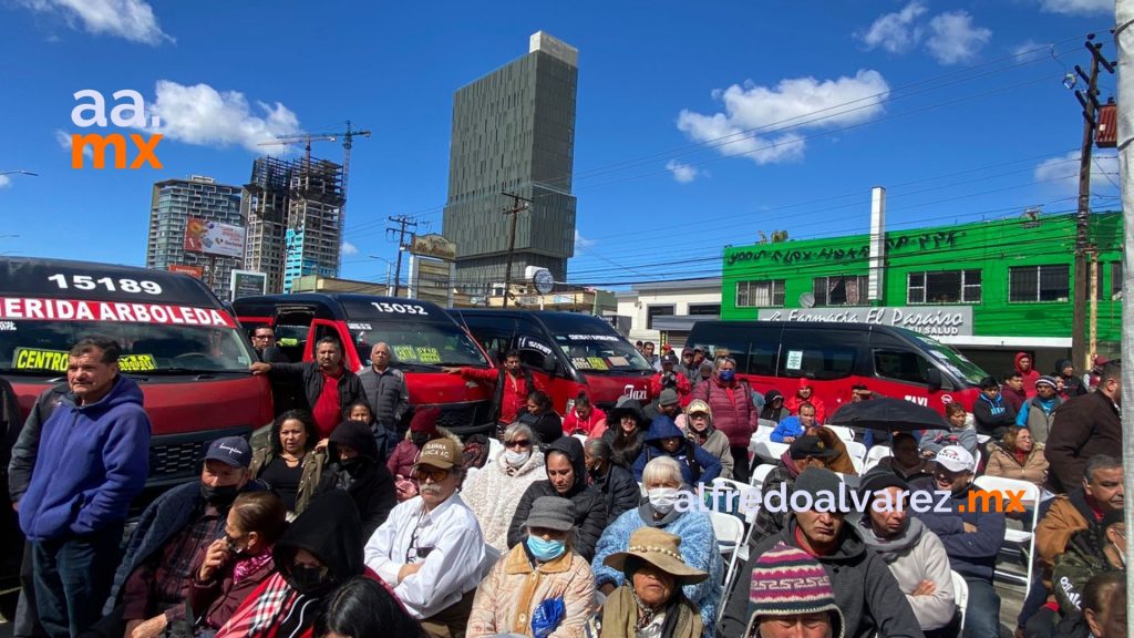 Transportistas-bulevar-Agua-Caliente-manifiestan-decreto-saturacion