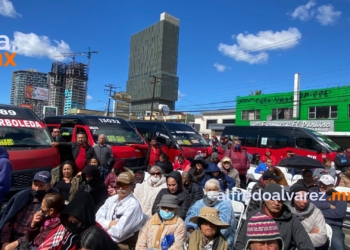 Transportistas del bulevar Agua Caliente se manifiestan contra decreto de saturación