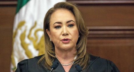 Yasmín Esquivel Mossa promueve amparo por investigación de tesis plagiada