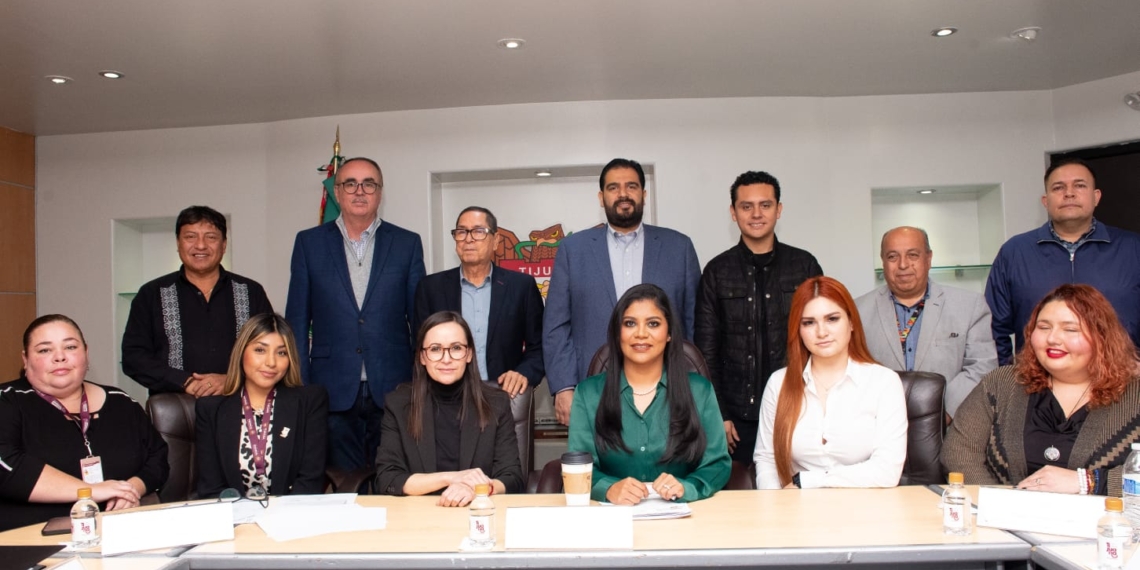 Alcaldesa toma protesta a Yury Báez al frente del IMPAC