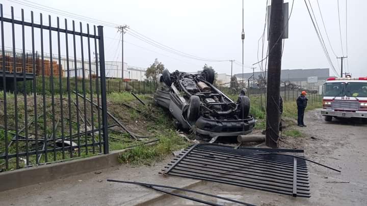 Hombre-fallece-tras-volcar-vehiculo