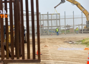 Autoridades de EU continúan con el reemplazo del muro en Parque de la Amistad