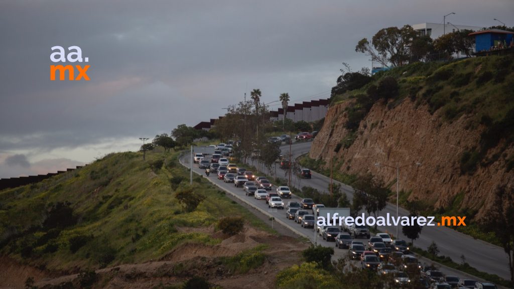 Trafico-pesadilla-cierre-parcial-carretera-Playas-Tijuana