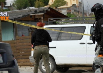 Asesinan a una mujer en el patio de su casa