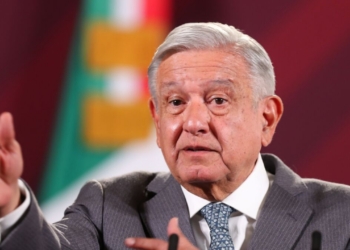 AMLO niega espionaje contra defensor de DDHH