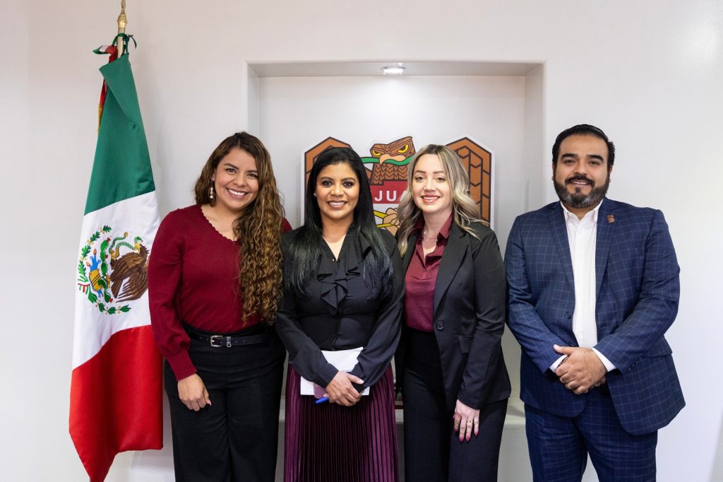 Alcaldesa-toma-protesta-nueva-directora-SDIF-Tijuana