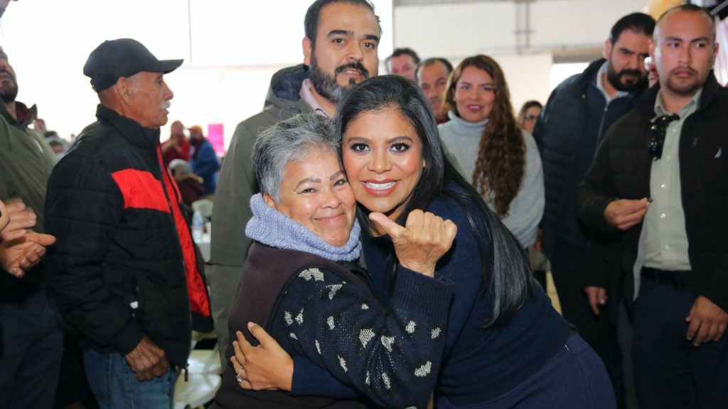 Alcaldesa-convive-abuelitos-Tijuana-reitera-apoyo